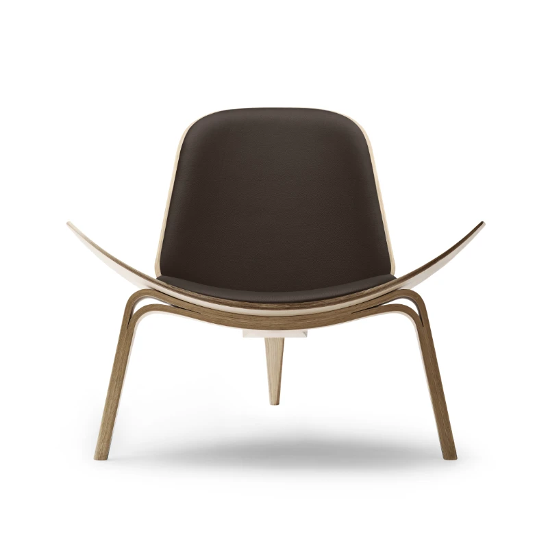 CH07 Shell Chair – Carl Hansen & Søn bei Arredare