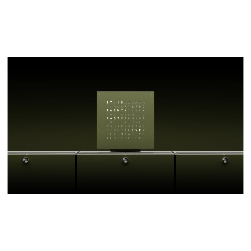 EARTH 45 Olive Green – QLOCKTWO bei Arredare