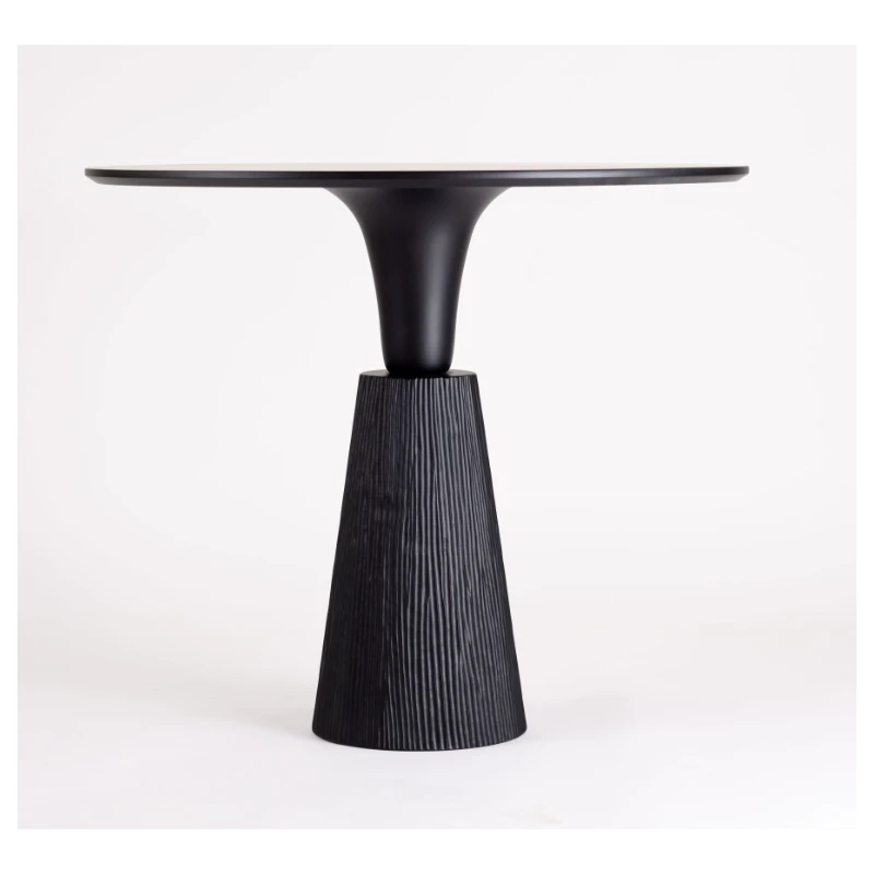 Pointe Table